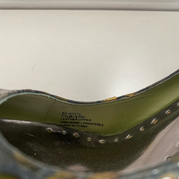 BCBGirl Green Snake Skin Leather Heels - Picture 7 of 11